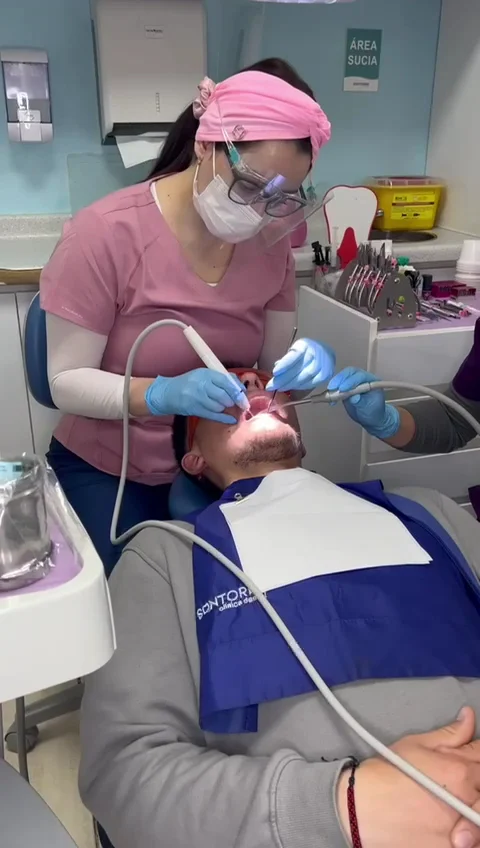 Clínica Dental Santorini