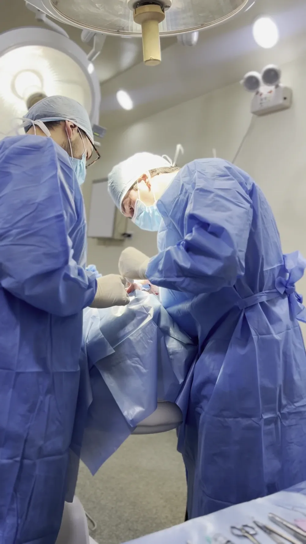 CLINICA DENTAL VALDENT · Implantología Avanzada · Rehabilitación Oral· Carga Inmediata en 24 hrs·