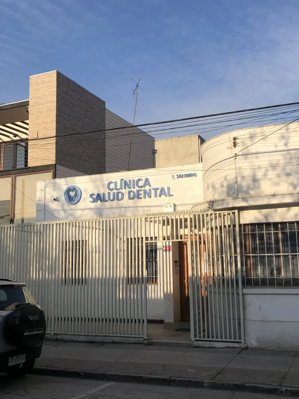 CLÍNICA SALUD DENTAL Dra Paula Viveros