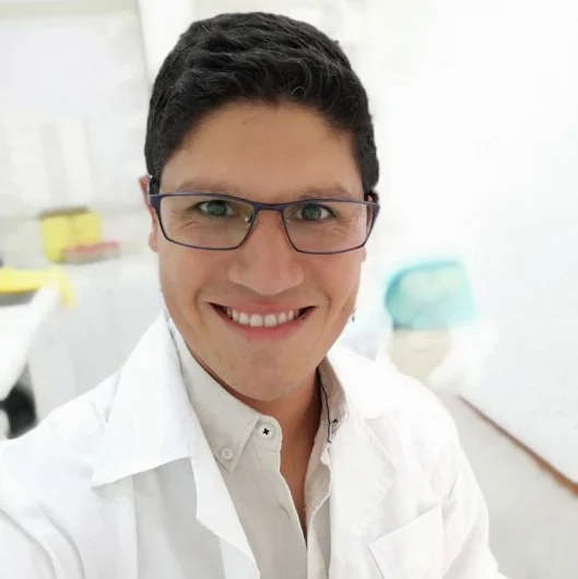 Dr. Hernán Andrés Febre Moscoso, Dentista