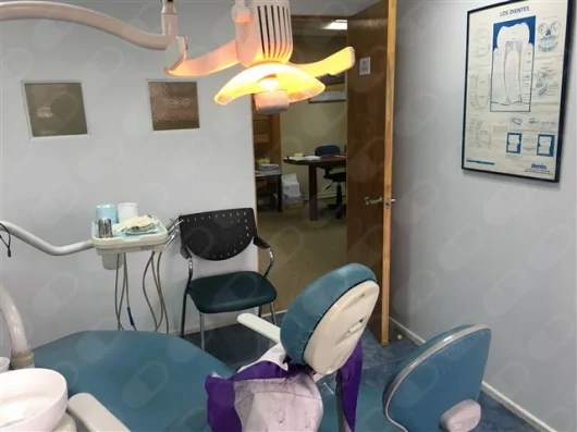 Dr. Jorge Leon Cabello, Dentista